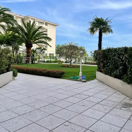 Apartment Les Pins Exflora Antibes